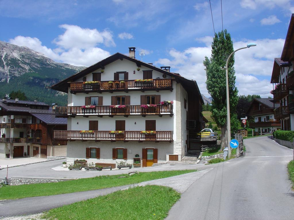 Daniela Apartment Cortina dʼAmpezzo Exteriör bild